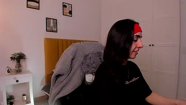 Snapshot of Luna_tagliaferri chatting on February 14, 9:11 pm Luna tagliaferri online show from February 14, 9:11 pm