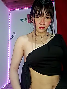 Snapshot of MikasaxX_ chatting on May 9, 6:07 am MikasaxX online show from May 9, 6:07 am
