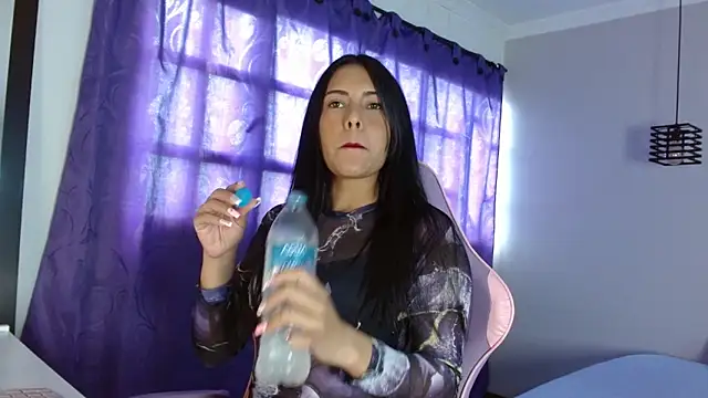 Snapshot of VelvetRosss chatting on February 23, 7:44 pm VelvetRosss online show from February 23, 7:44 pm