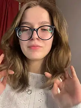 Snapshot of MyKittySayMeow chatting on February 25, 8:40 pm MyKittySayMeow online show from February 25, 8:40 pm