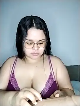 SamanthaStonee online show from June 12, 4:44 am