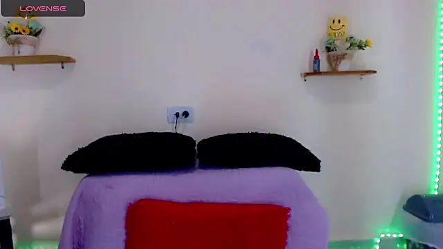 Snapshot of Darianna_Atehortua chatting on February 22, 1:09 pm Darianna Atehortua online show from February 22, 1:09 pm