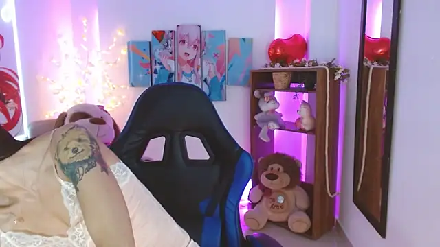 FIORELLA L online show from April 11, 12:09 pm