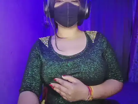 Snapshot of Bold_Beauty_07 chatting on February 18, 7:54 pm Bold Beauty 07 online show from February 18, 7:54 pm