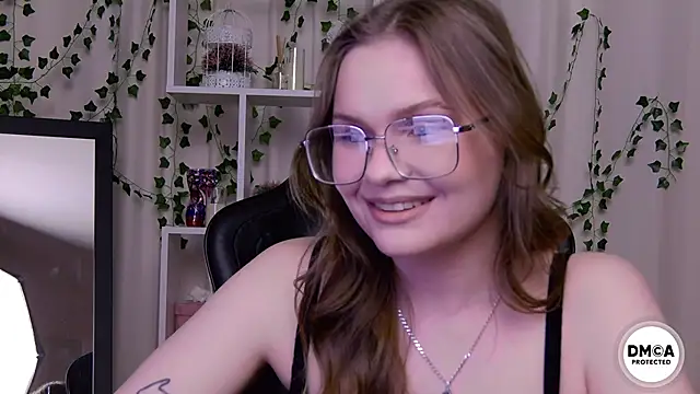 Snapshot of Kate_mermaid chatting on February 2, 3:38 am Kate mermaid online show from February 2, 3:38 am