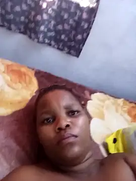 Snapshot of minniemoreee chatting on February 14, 4:20 am minniemoreee online show from February 14, 4:20 am