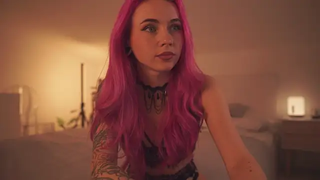 Sarah Pink online show from February 7, 5:18 pm