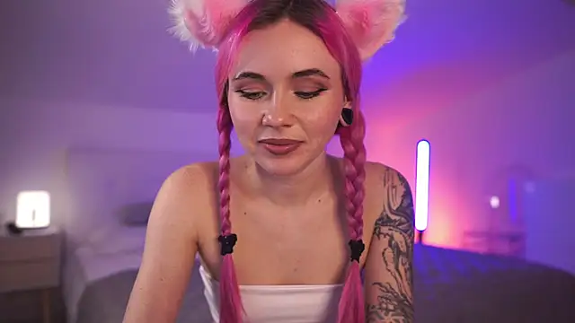 Sarah Pink online show from March 9, 5:28 pm