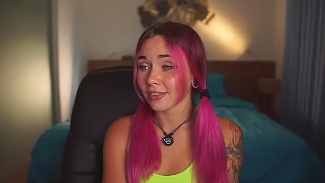 Sarah Pink online show from January 19, 11:58 am