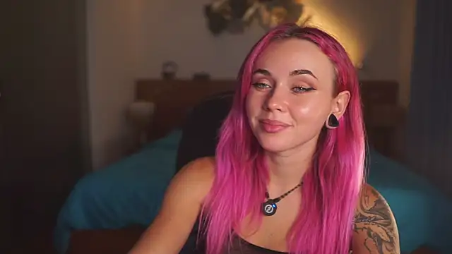 Sarah Pink online show from April 30, 2:34 pm