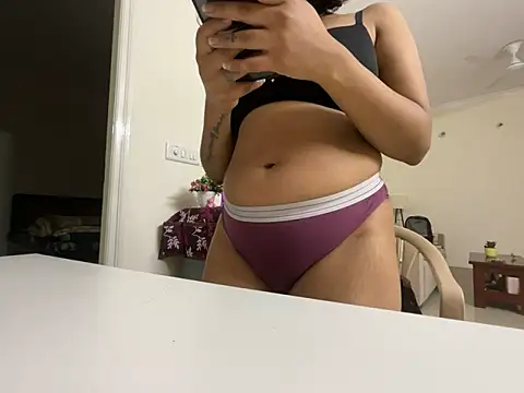 Snapshot of Anna_girl22 chatting on February 21, 12:44 am Anna girl22 online show from February 21, 12:44 am