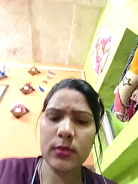 Snapshot of Nisha_011 chatting on February 3, 5:18 pm Nisha 011 online show from February 3, 5:18 pm