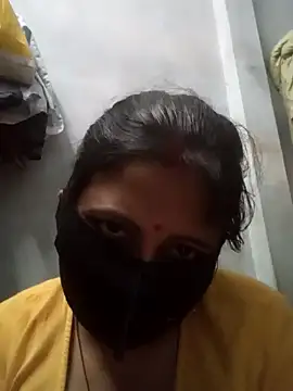 Snapshot of Nisha_011 chatting on February 19, 7:21 pm Nisha 011 online show from February 19, 7:21 pm