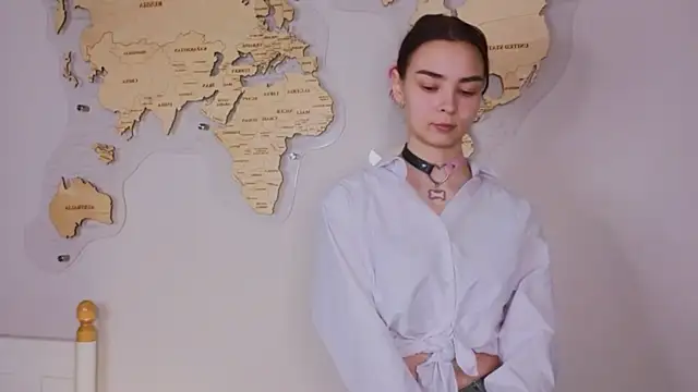 Snapshot of EddieChery chatting on February 4, 12:22 pm EddieChery online show from February 4, 12:22 pm