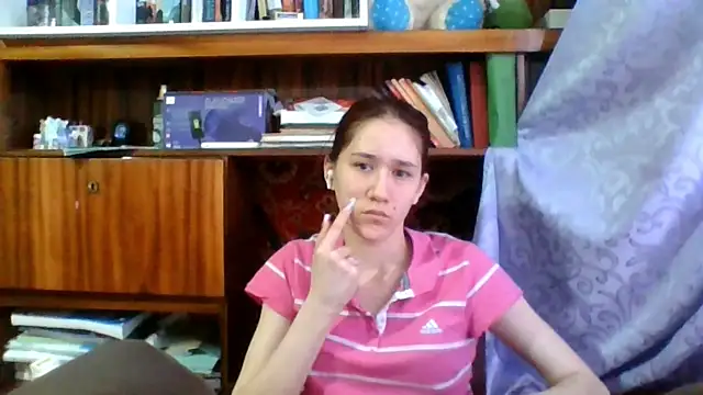 NickiKisinger online show from April 5, 5:15 am