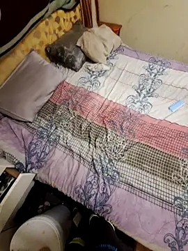 dark-hard-good online show from April 15, 3:19 pm