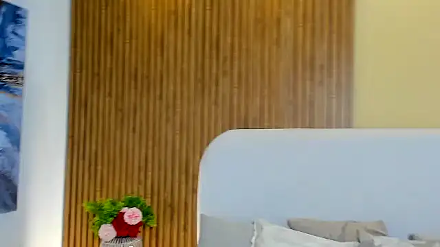 CristalMayson online show from April 12, 3:22 am