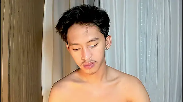  andrie69  online show from April 4, 4:11 am