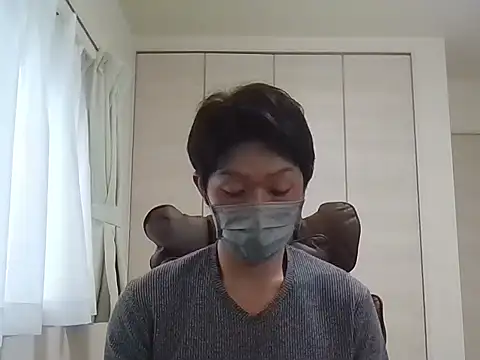 Snapshot of K0U-123 chatting on April 19, 5:40 am K0U-123 online show from April 19, 5:40 am
