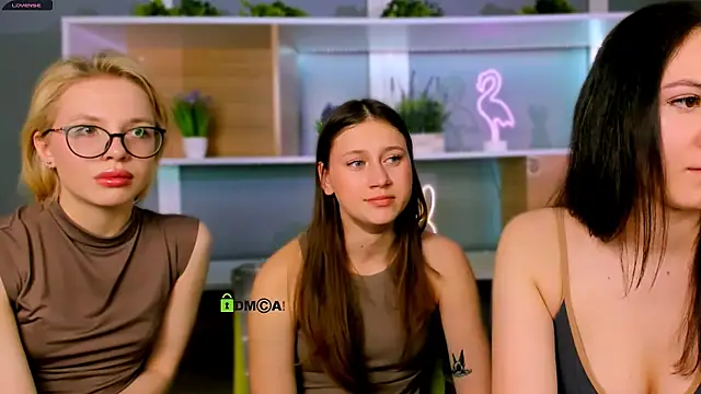 Snapshot of arianaa_cat chatting on March 1, 7:38 pm arianaa cat online show from March 1, 7:38 pm