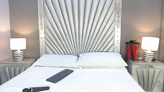 Snapshot of KiaraEverly chatting on February 11, 11:59 am KiaraEverly online show from February 11, 11:59 am