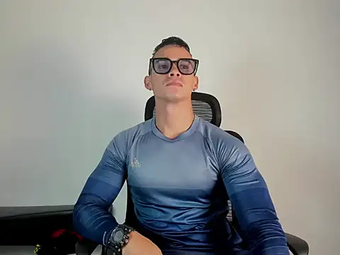 CRISTHIAN WOLF1 online show from February 15, 9:22 pm