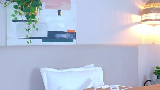 VioletBloomm online show from April 14, 3:12 am