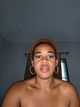 Snapshot of Seductive_Simon333 chatting on February 1, 5:17 am Seductive Simon333 online show from February 1, 5:17 am