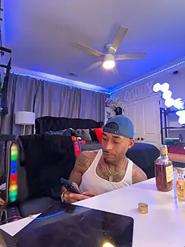 Snapshot of StillArQuez chatting on July 11, 10:00 pm StillArQuez online show from July 11, 10:00 pm