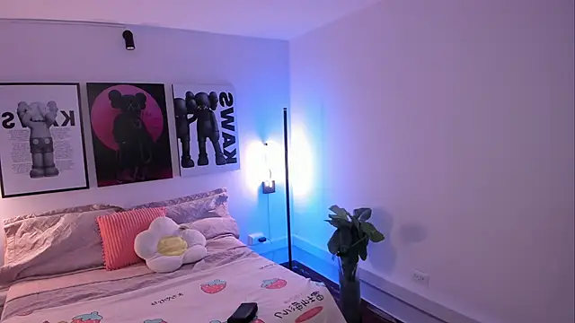 Snapshot of Hey_lucy__ chatting on February 24, 11:41 am Hey lucy online show from February 24, 11:41 am