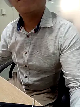 tresporcincoesmimedida online show from February 3, 7:30 pm