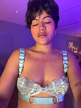 Eva Monroes online show from April 6, 6:03 am