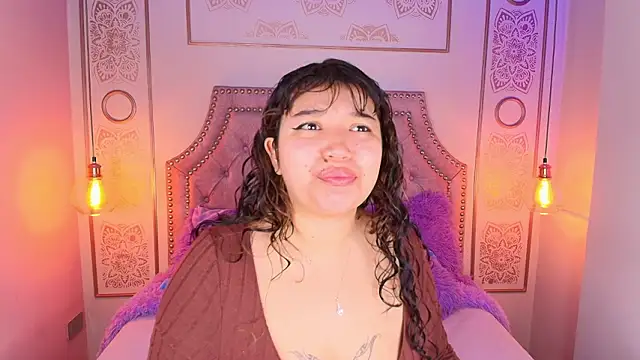 Snapshot of Honny_Blaice_ chatting on February 16, 12:01 pm Honny Blaice online show from February 16, 12:01 pm