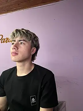 AlexanderCollman2 online show from April 11, 12:37 am