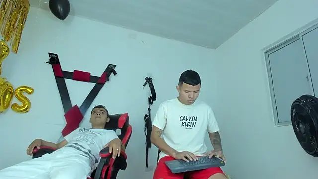 Steven and Camilo18 online show from February 3, 11:59 am