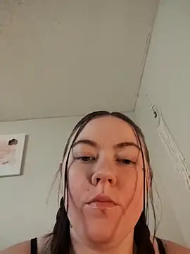 Snapshot of Ariesbabe16 chatting on February 22, 1:29 am Ariesbabe16 online show from February 22, 1:29 am