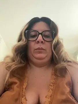 Snapshot of JasmineGlow7 chatting on March 2, 1:40 pm JasmineGlow7 online show from March 2, 1:40 pm