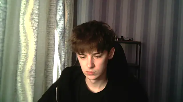 Snapshot of Sweet_Dude chatting on February 12, 8:09 am Sweet Dude online show from February 12, 8:09 am