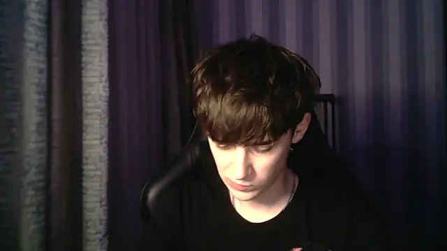 Snapshot of Sweet_Dude chatting on February 15, 6:04 pm Sweet Dude online show from February 15, 6:04 pm