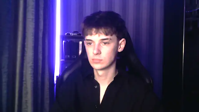 Snapshot of Sweet_Dude chatting on February 24, 5:22 pm Sweet Dude online show from February 24, 5:22 pm