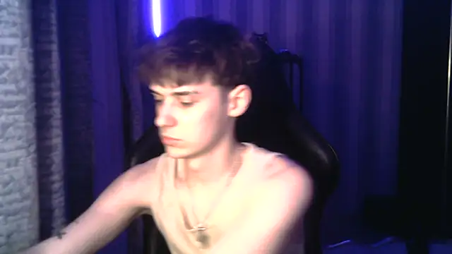 Snapshot of Sweet_Dude chatting on February 27, 10:43 pm Sweet Dude online show from February 27, 10:43 pm