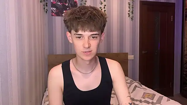 Snapshot of Sweet_Dude chatting on May 26, 6:48 pm Sweet Dude online show from May 26, 6:48 pm