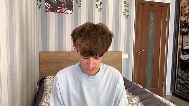 Snapshot of Sweet_Dude chatting on June 17, 1:34 pm Sweet Dude online show from June 17, 1:34 pm