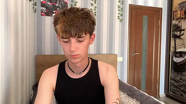 Snapshot of Sweet_Dude chatting on June 20, 2:31 pm Sweet Dude online show from June 20, 2:31 pm