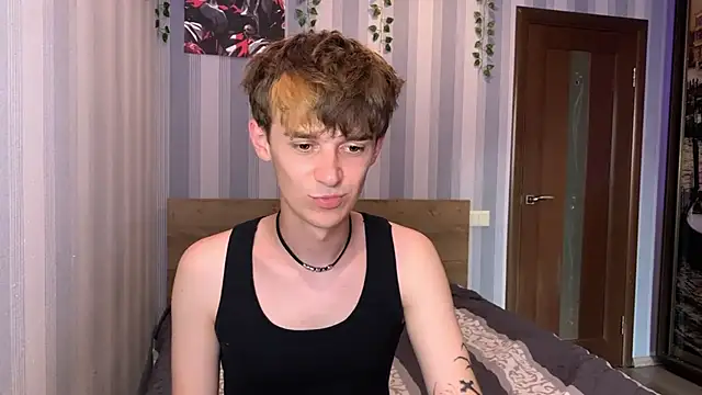 Snapshot of Sweet_Dude chatting on June 24, 5:12 pm Sweet Dude online show from June 24, 5:12 pm