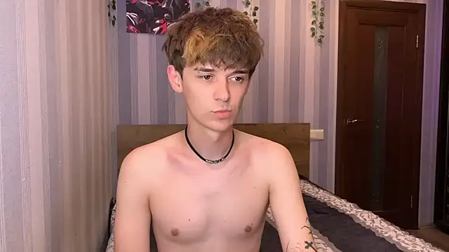 Snapshot of Sweet_Dude chatting on July 8, 8:13 pm Sweet Dude online show from July 8, 8:13 pm