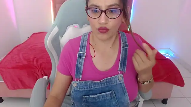 snowhot-69 online show from April 20, 8:28 am