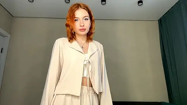 Snapshot of LuxuryRita chatting on February 2, 1:21 pm LuxuryRita online show from February 2, 1:21 pm