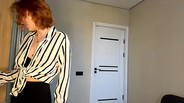 Snapshot of LuxuryRita chatting on February 23, 2:25 pm LuxuryRita online show from February 23, 2:25 pm