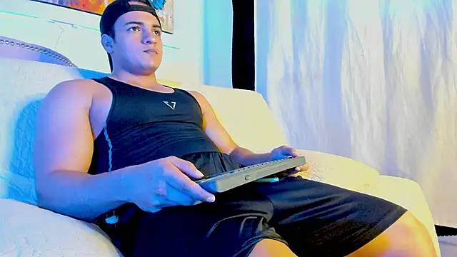 jhon nicolas online show from February 11, 8:47 pm